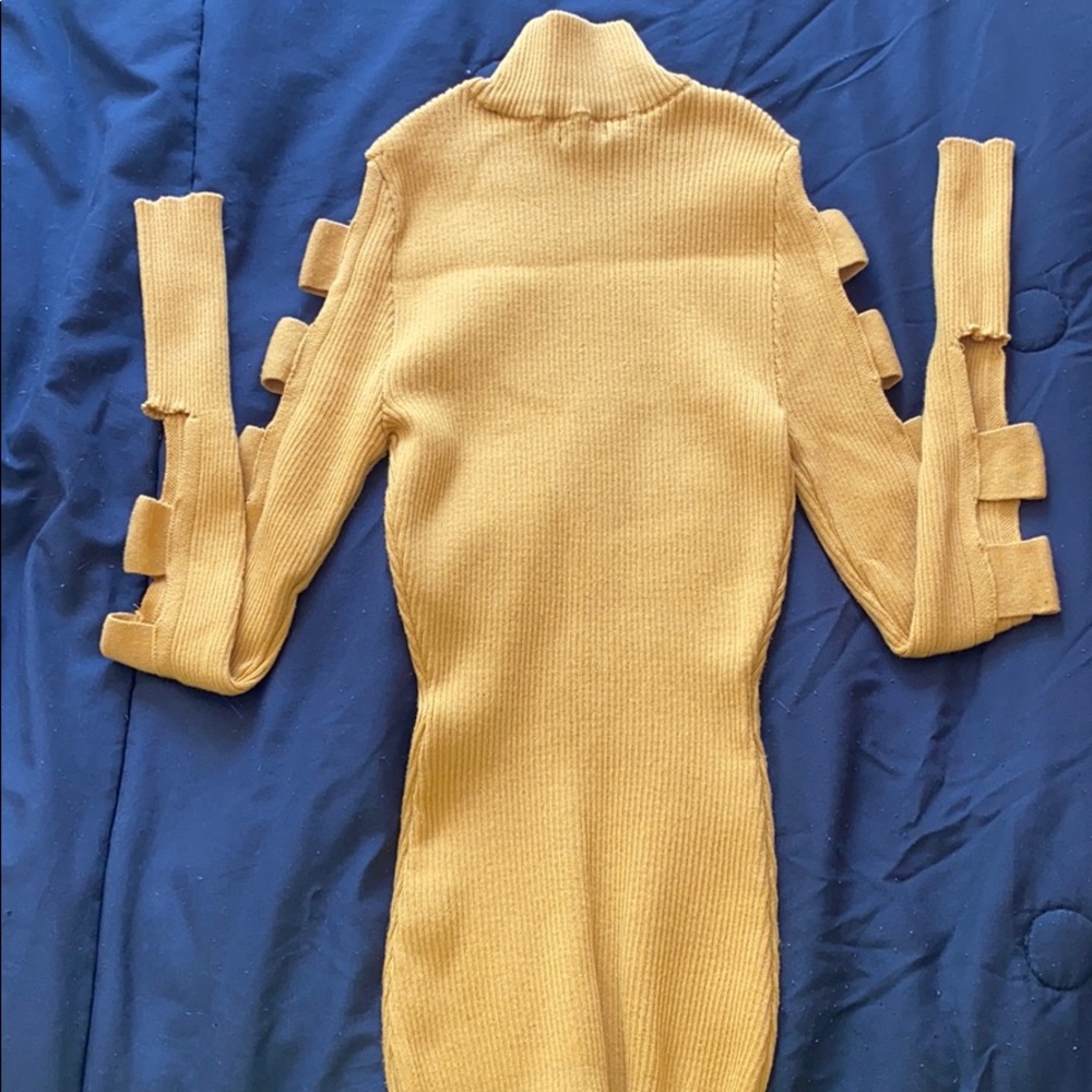 Sweater - Picture 3 of 4